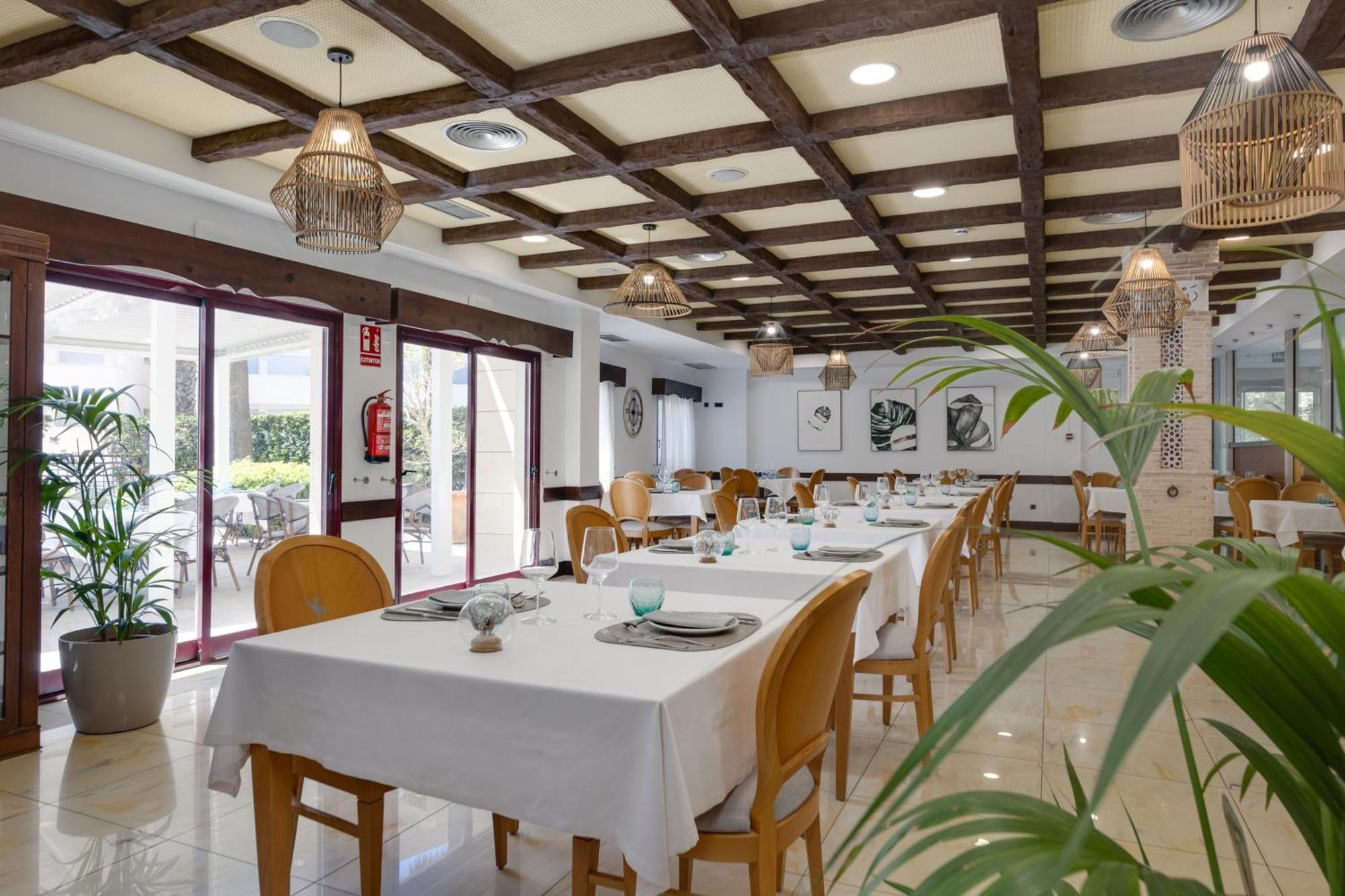 Daniya Denia Spa & Business 4* Екстериор снимка