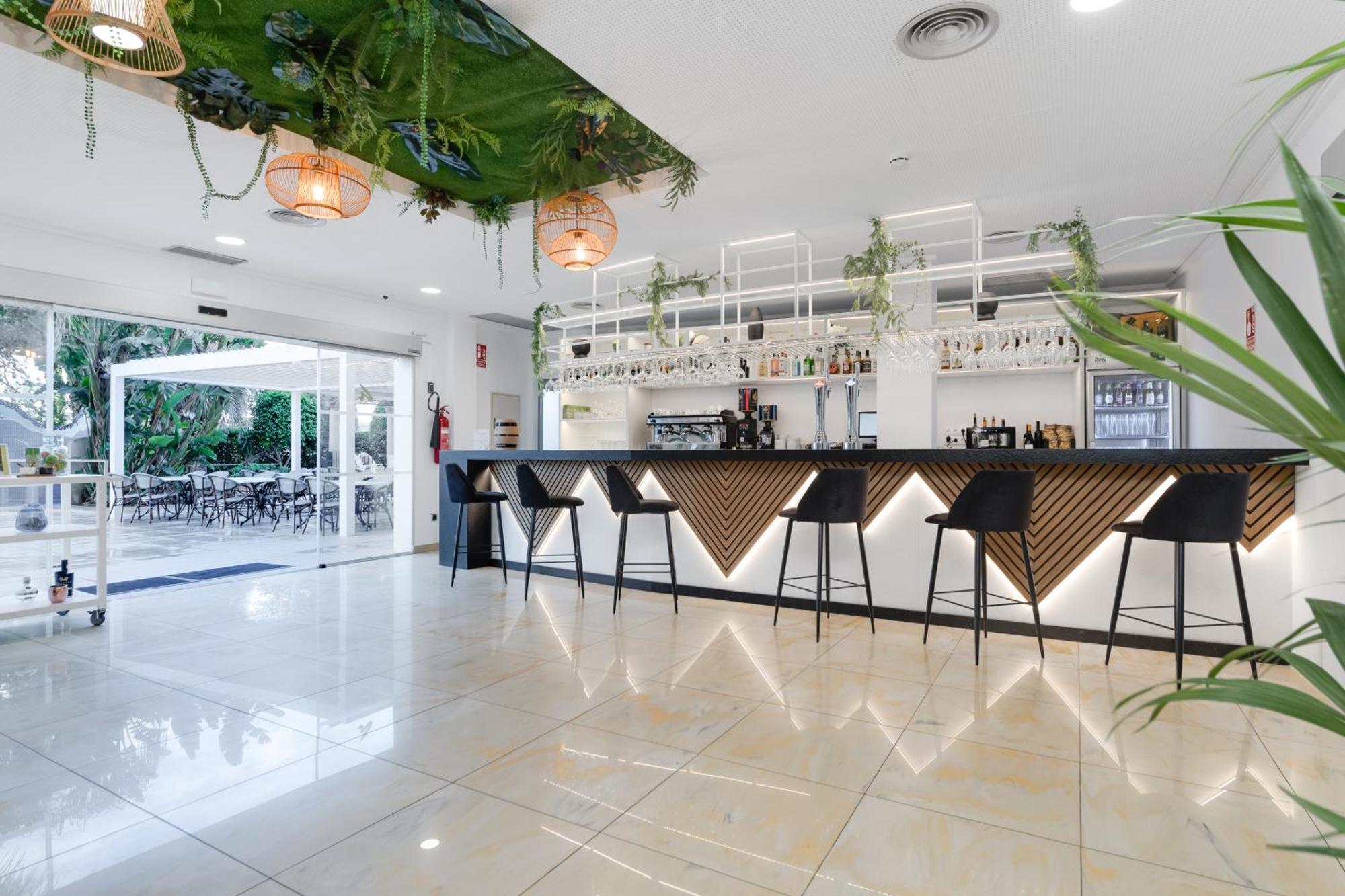 Daniya Denia Spa & Business 4* Екстериор снимка